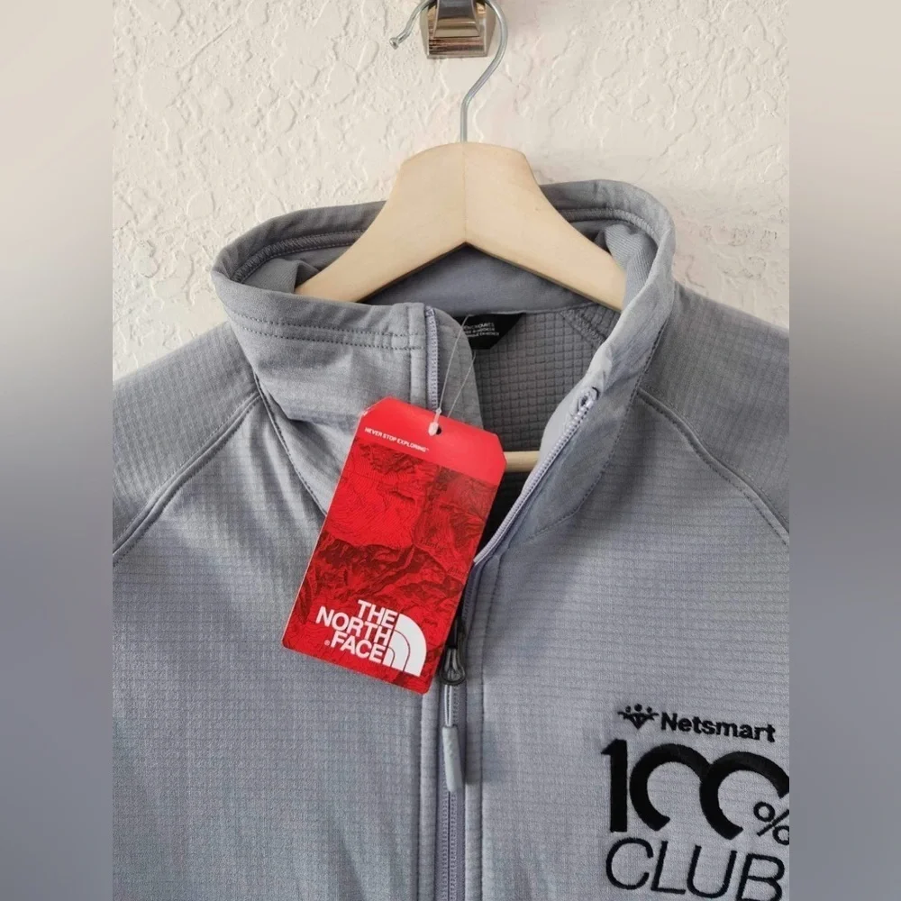 The North Face Gray Pullover Men's‎ Sweater Size Small
